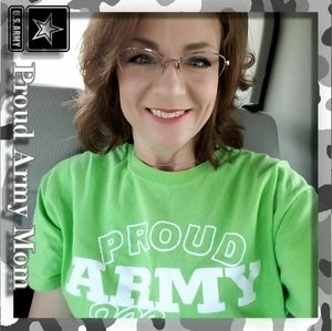 Meet your Posher, Lori